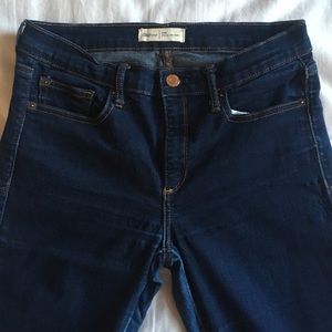 Dark wash Gap skinny jeans